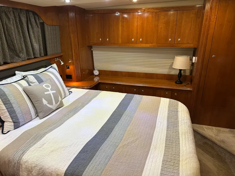 Slide: The Image of Cruisers Yachts 405 MOTOR YACHT 2005 - 21