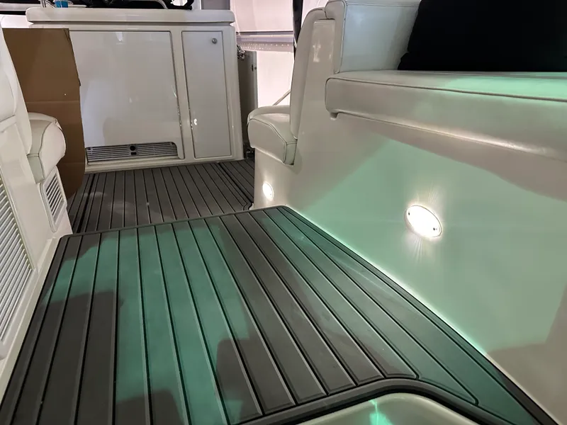 Slide: The Image of Cruisers Yachts 405 MOTOR YACHT 2005 - 22