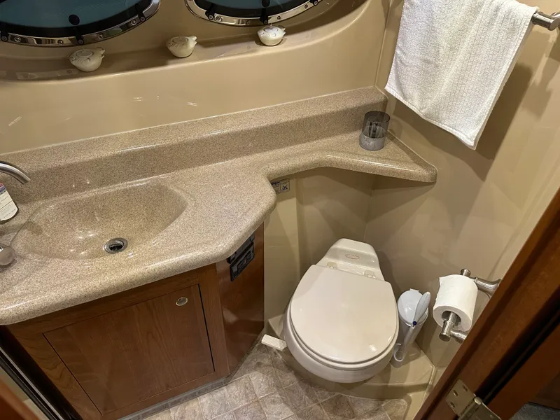 Slide: The Image of Cruisers Yachts 405 MOTOR YACHT 2005 - 27