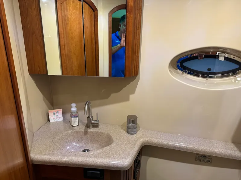 Slide: The Image of Cruisers Yachts 405 MOTOR YACHT 2005 - 32