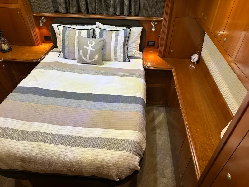 Slide: The Image of Cruisers Yachts 405 MOTOR YACHT 2005 - 34