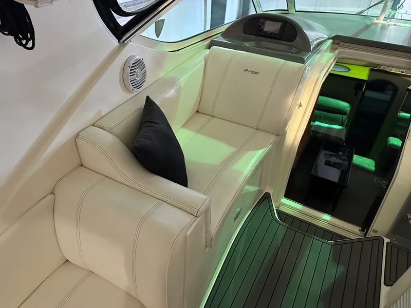 Slide: The Image of Cruisers Yachts 405 MOTOR YACHT 2005 - 53