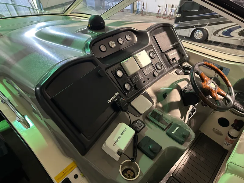 Slide: The Image of Cruisers Yachts 405 MOTOR YACHT 2005 - 55