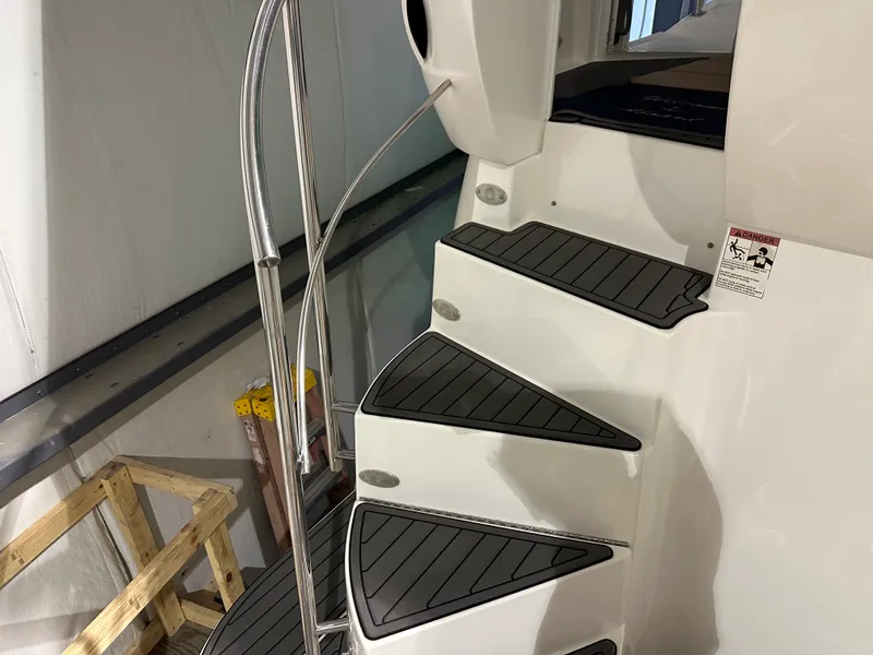 Slide: The Image of Cruisers Yachts 405 MOTOR YACHT 2005 - 58