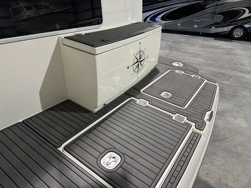 Slide: The Image of Cruisers Yachts 405 MOTOR YACHT 2005 - 59