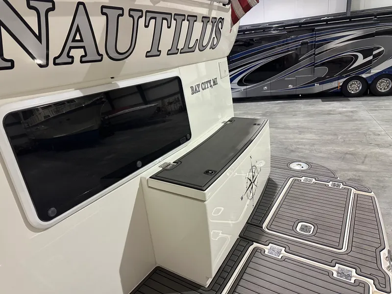 Slide: The Image of Cruisers Yachts 405 MOTOR YACHT 2005 - 60