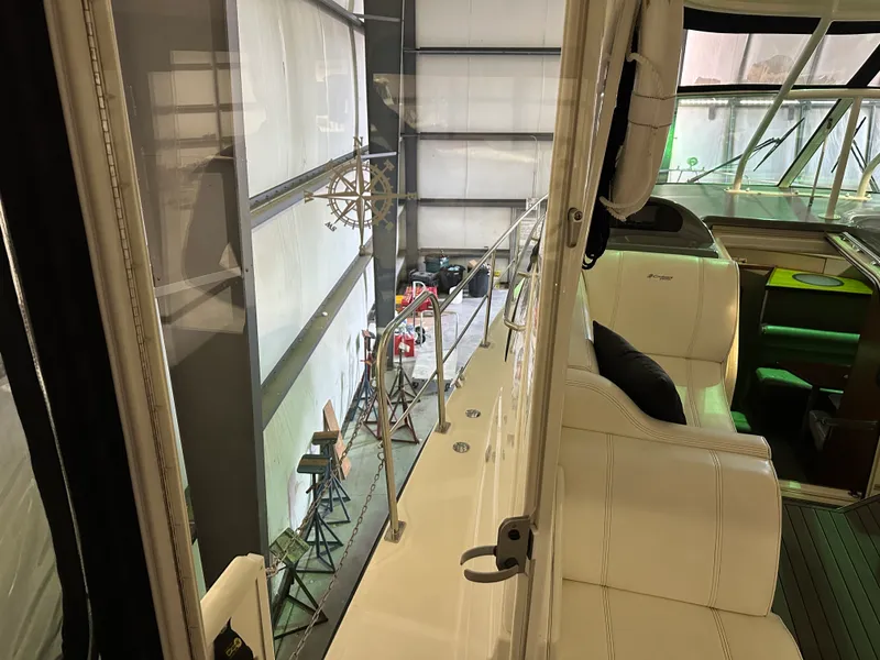 Slide: The Image of Cruisers Yachts 405 MOTOR YACHT 2005 - 61