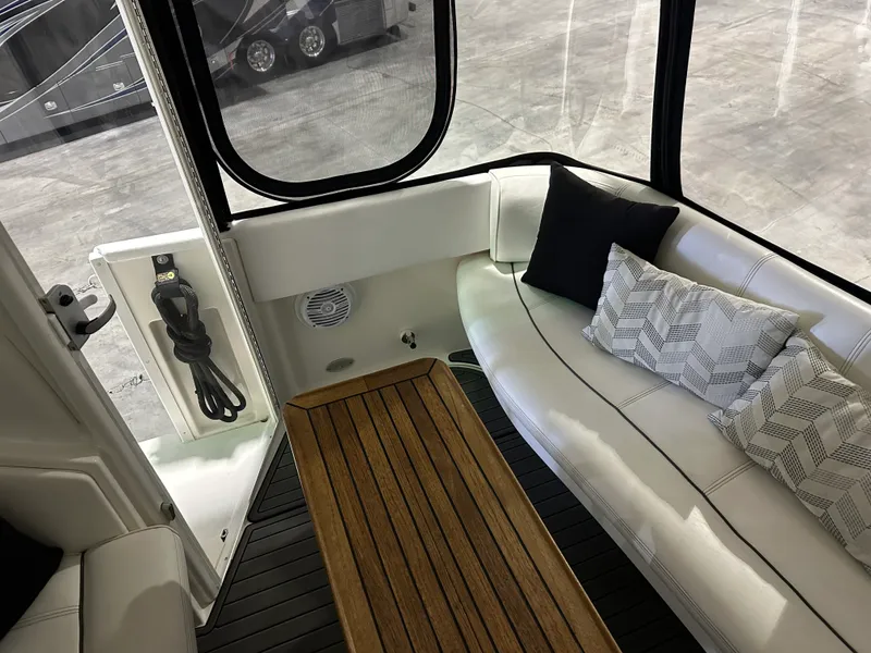 Slide: The Image of Cruisers Yachts 405 MOTOR YACHT 2005 - 63