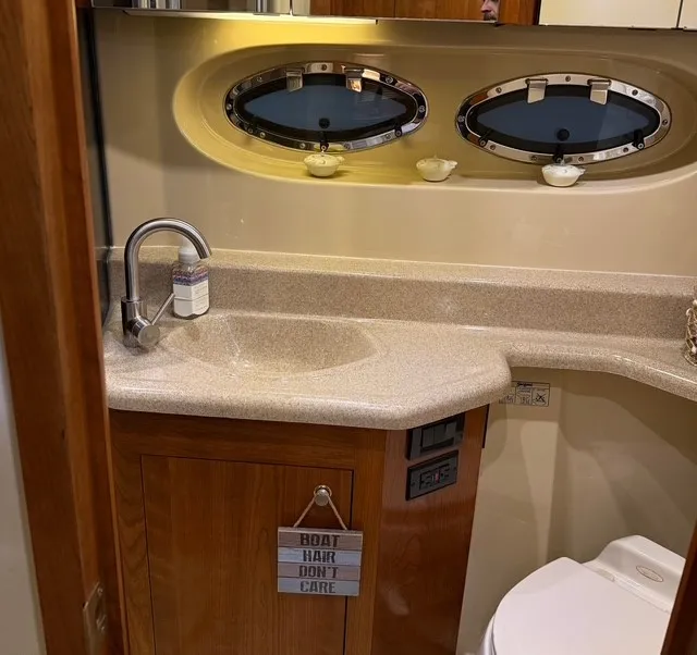 Slide: The Image of Cruisers Yachts 405 MOTOR YACHT 2005 - 66