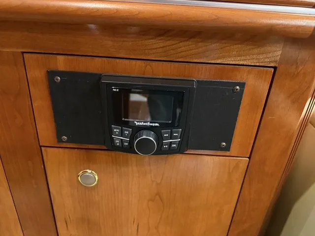 Slide: The Image of Cruisers Yachts 405 MOTOR YACHT 2005 - 68