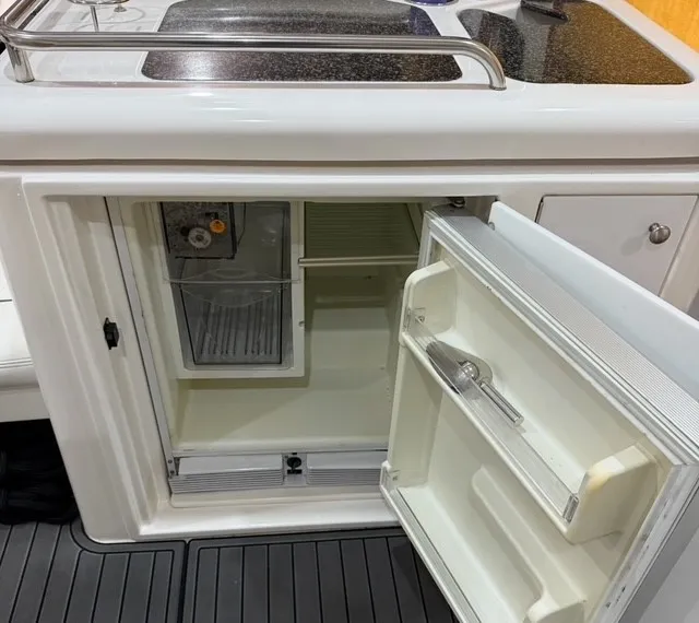 Slide: The Image of Cruisers Yachts 405 MOTOR YACHT 2005 - 70