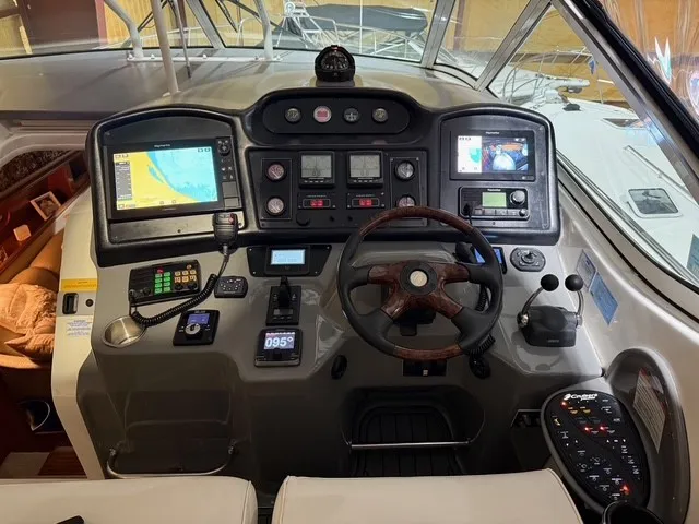 Slide: The Image of Cruisers Yachts 405 MOTOR YACHT 2005 - 73