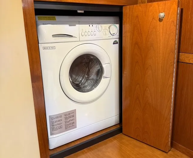 Slide: The Image of Cruisers Yachts 405 MOTOR YACHT 2005 - 77