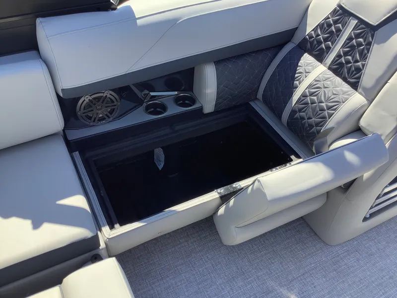 Slide: The Image of Harris 230GM 2026 - 20