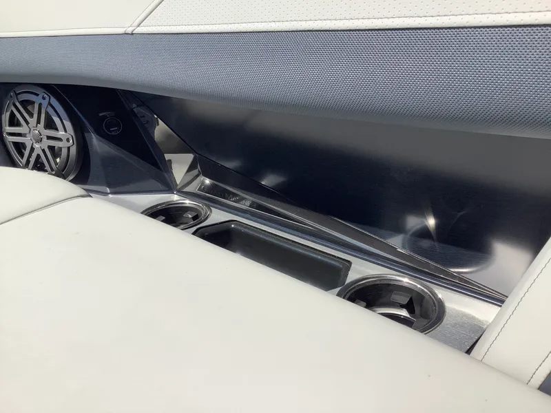 Slide: The Image of Harris 230GM 2026 - 32