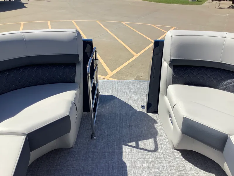 Slide: The Image of Harris 230GM 2026 - 36