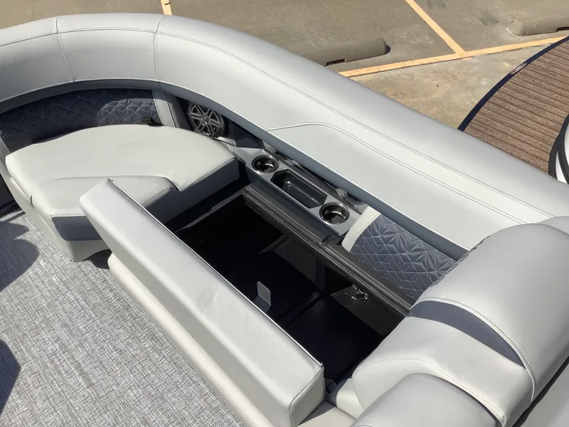 Slide: The Image of Harris 230GM 2026 - 39