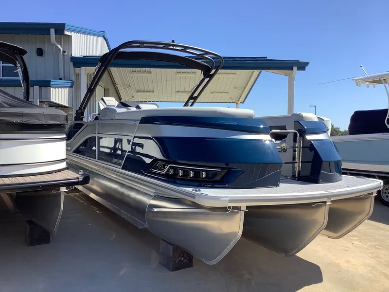 Slide: The Image of Harris 230 Grand Mariner 2026 - 1