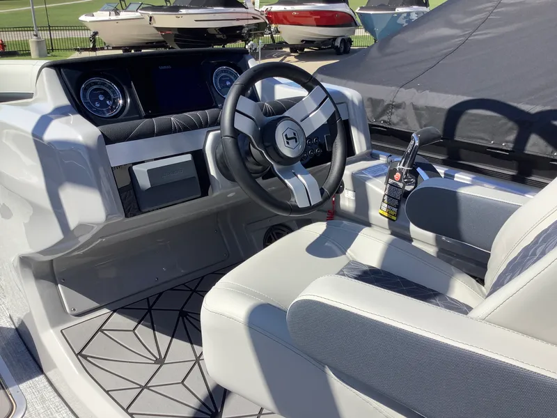 Slide: The Image of Harris Grand Mariner 230 2026 - 21