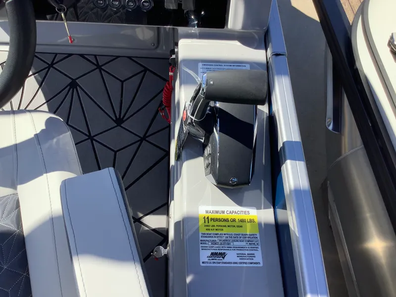 Slide: The Image of Harris Grand Mariner 230 2026 - 22