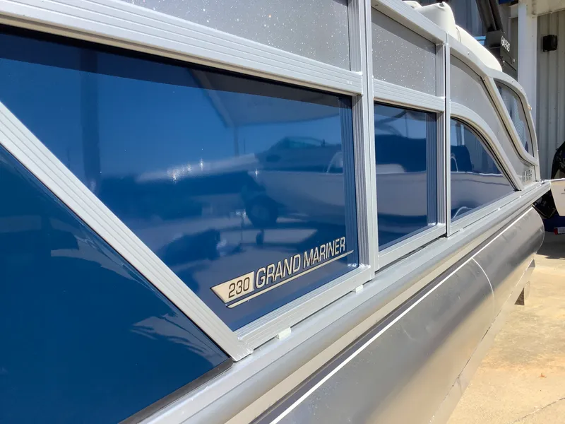 Slide: The Image of Harris Grand Mariner 230 2026 - 3