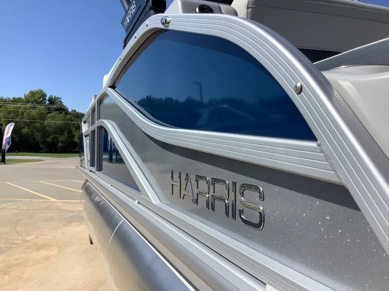 Slide: The Image of Harris Grand Mariner 230 2026 - 4