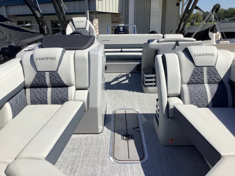 Slide: The Image of Harris Grand Mariner 230 2026 - 41