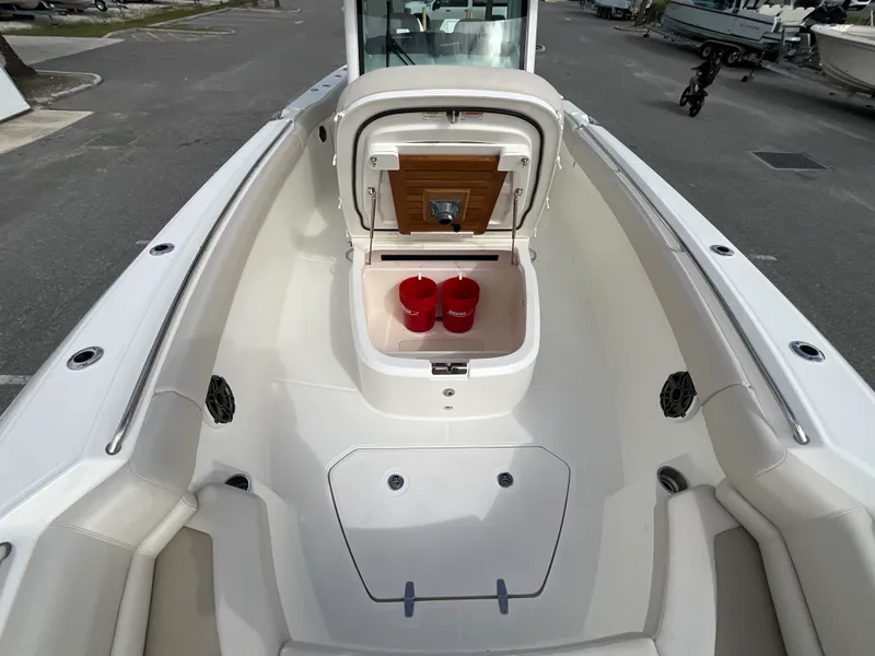 Slide: The Image of Boston Whaler 330 Outrage 2026 - 28
