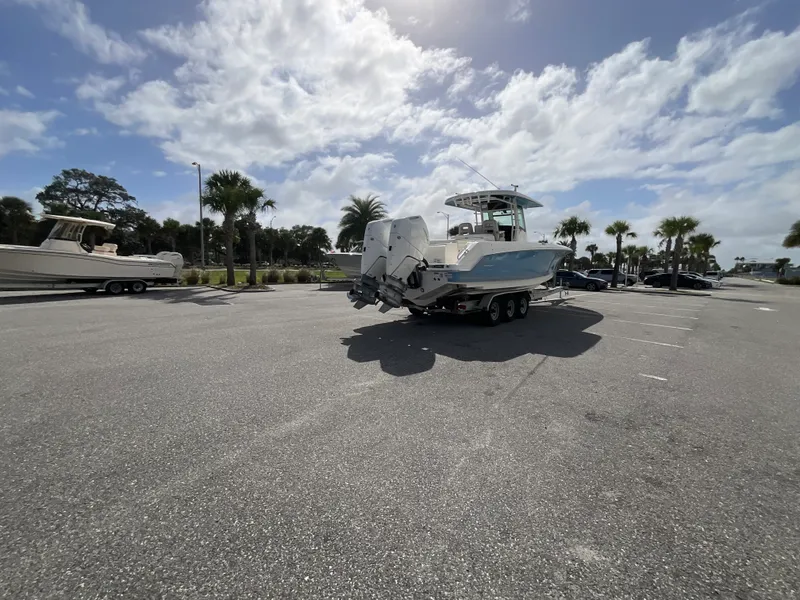 Slide: The Image of Boston Whaler 330 Outrage 2026 - 4