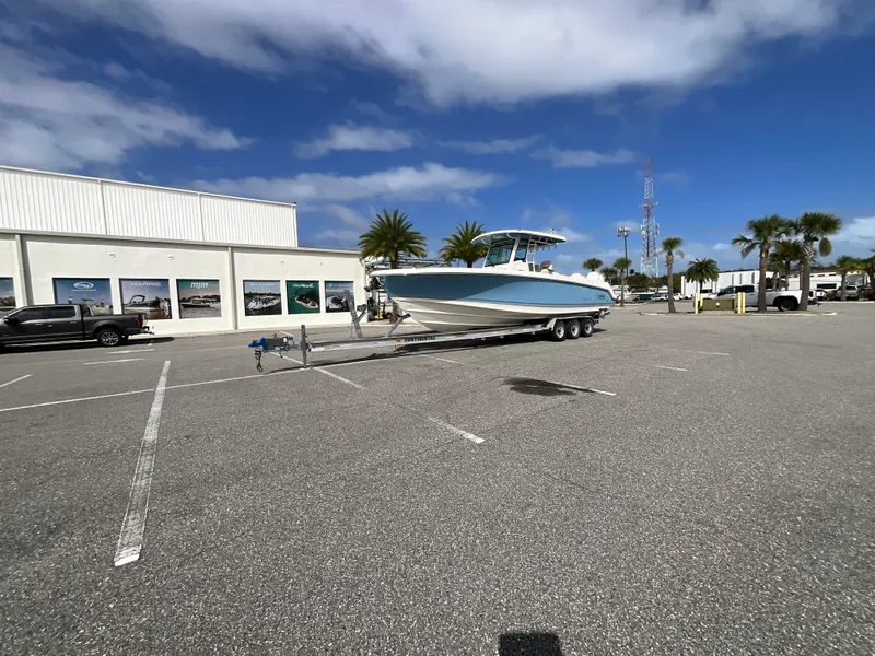 Slide: The Image of Boston Whaler 330 Outrage 2026 - 41