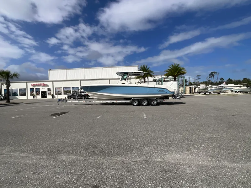 Slide: The Image of Boston Whaler 330 Outrage 2026 - 43