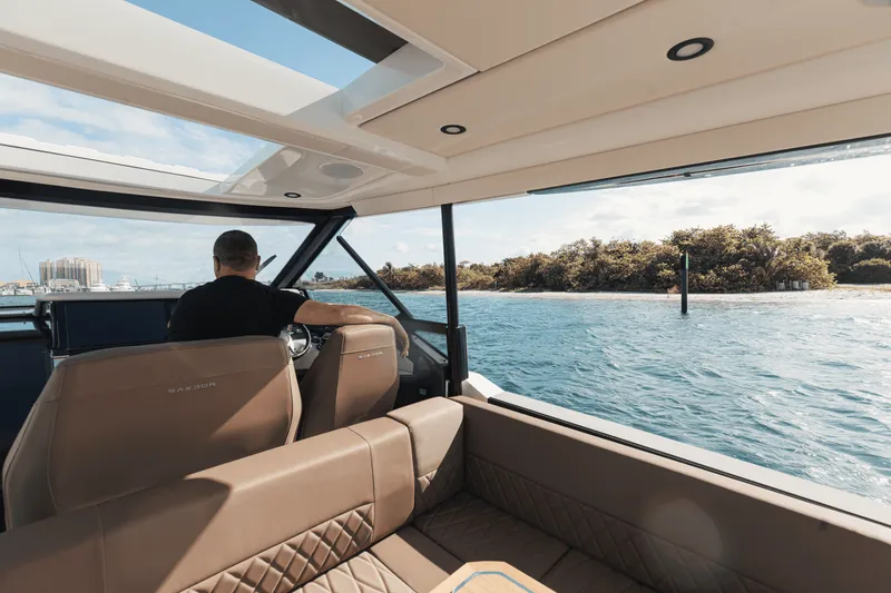 Slide: The Image of Saxdor 400 GTO 2026 - 14