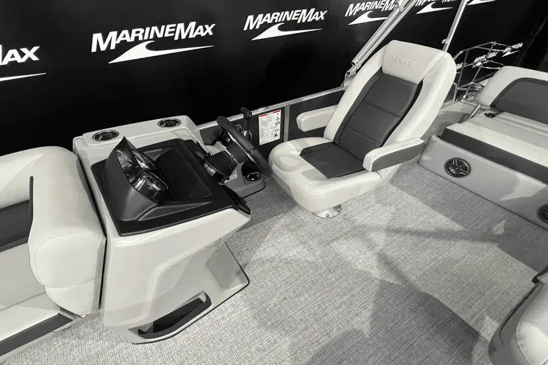 Slide: The Image of Harris 210 Cruiser 2025 - 12