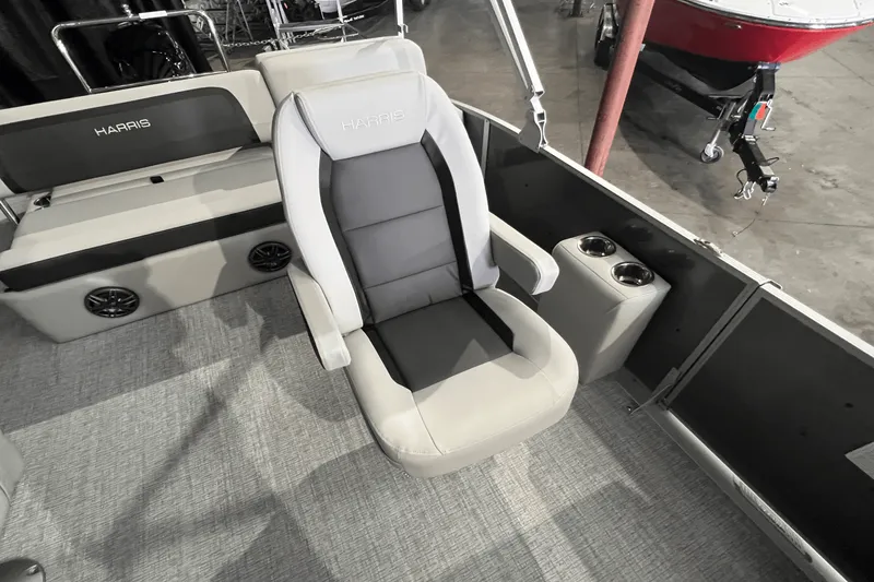 Slide: The Image of Harris 210 Cruiser 2025 - 14