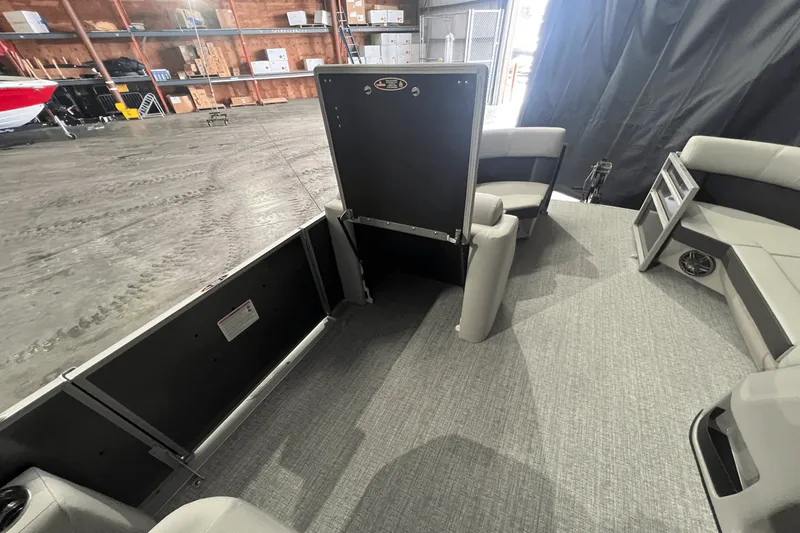 Slide: The Image of Harris 210 Cruiser 2025 - 15