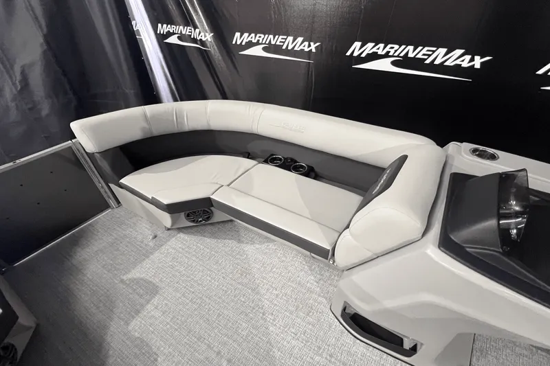 Slide: The Image of Harris 210 Cruiser 2025 - 18