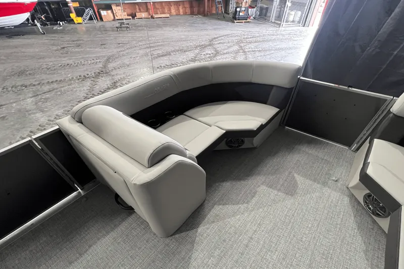 Slide: The Image of Harris 210 Cruiser 2025 - 19