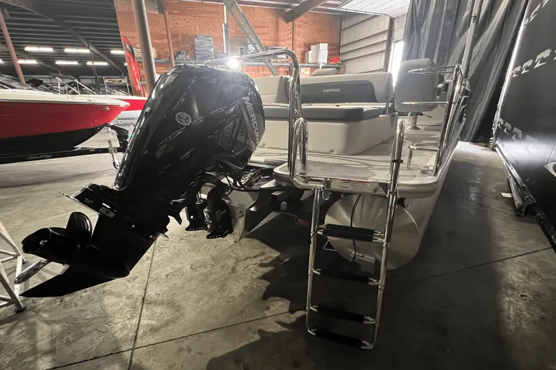 Slide: The Image of Harris 210 Cruiser 2025 - 4