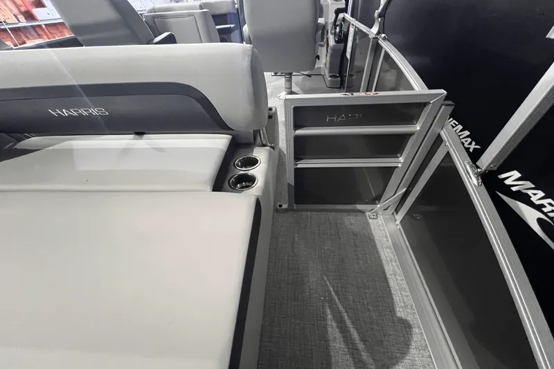 Slide: The Image of Harris 210 Cruiser 2025 - 7