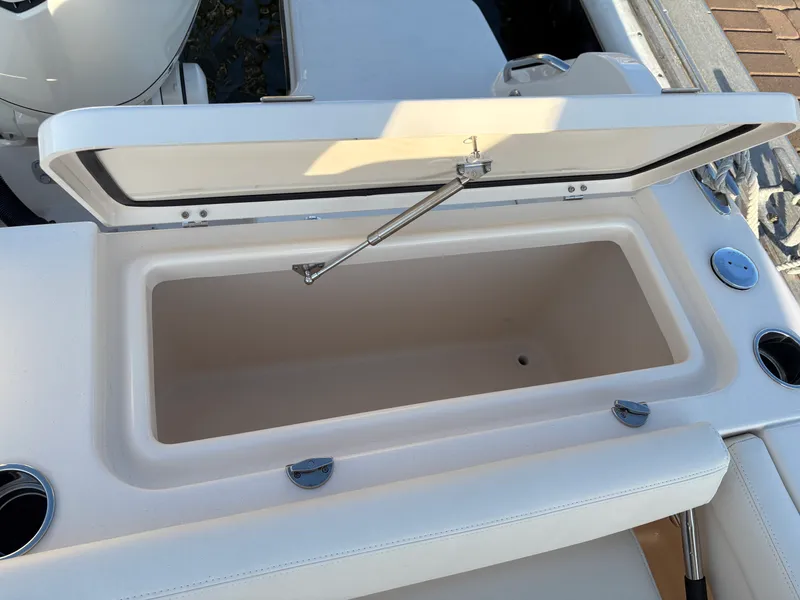 Slide: The Image of Grady-White Fisherman 236 2026 - 32