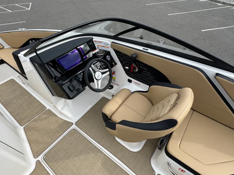 Slide: The Image of Sea Ray SPX 210 2026 - 10