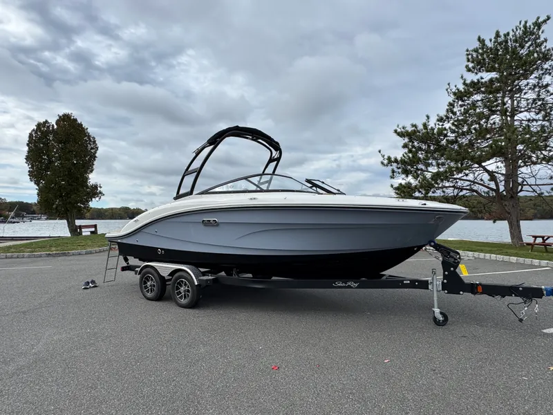 Slide: The Image of Sea Ray SPX 210 2026 - 3