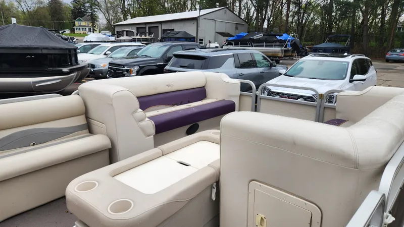 Slide: The Image of Sylvan 822 COMMODORE 2000 - 10