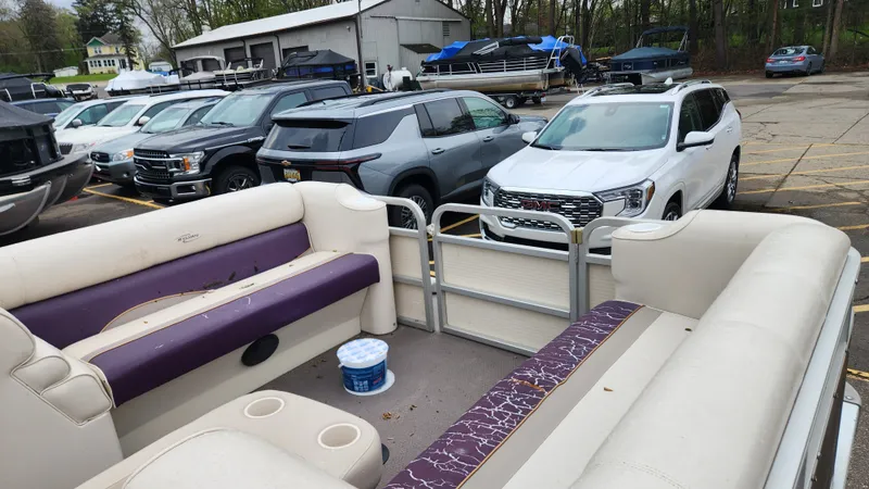 Slide: The Image of Sylvan 822 COMMODORE 2000 - 11