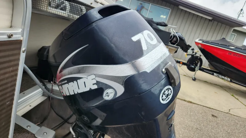 Slide: The Image of Sylvan 822 COMMODORE 2000 - 13