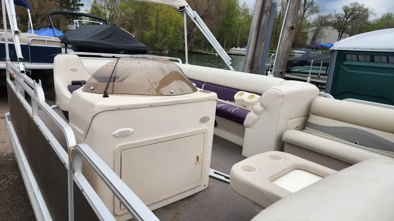 Slide: The Image of Sylvan 822 COMMODORE 2000 - 14