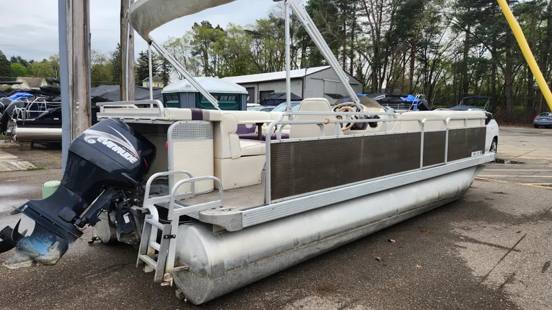 Slide: The Image of Sylvan 822 COMMODORE 2000 - 15