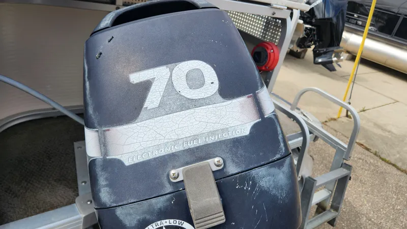 Slide: The Image of Sylvan 822 COMMODORE 2000 - 5