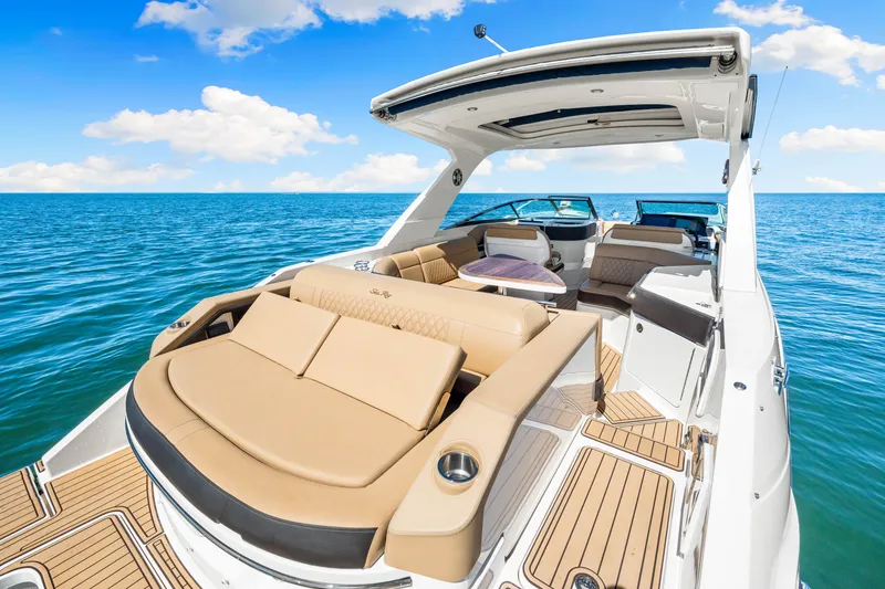 Slide: The Image of Sea Ray SLX 310 OB 2020 - 19