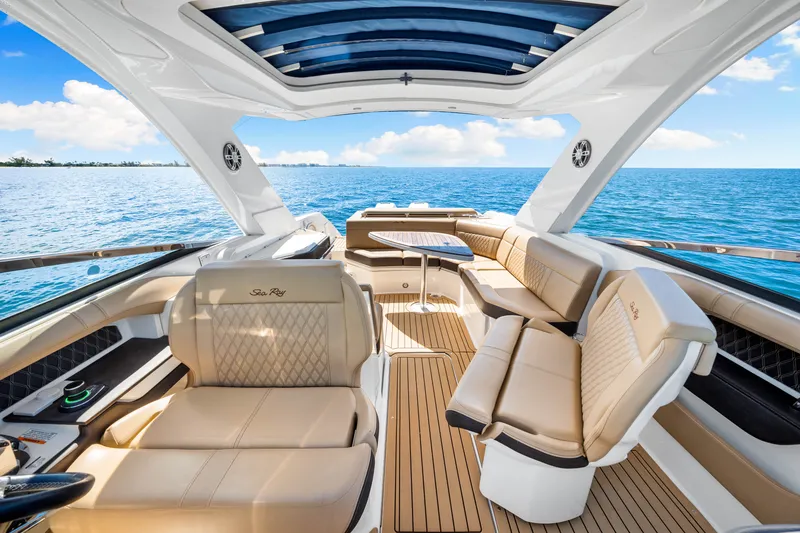 Slide: The Image of Sea Ray SLX 310 OB 2020 - 30